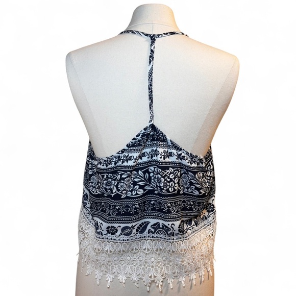 LA HEARTS Navy and White Floral Halter Top with Lace Trim-size L - Picture 3 of 7